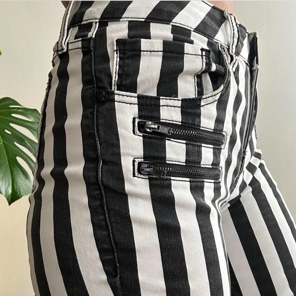 Y2K HT Denim - Picture 4 of 8